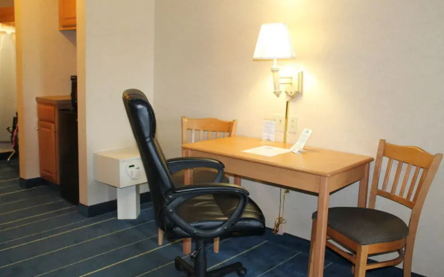 Days Inn & Suites Bridgeport - Clarksburg