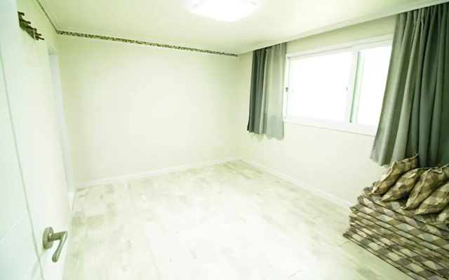 Gongju Gyeryong Four Seasons Pension