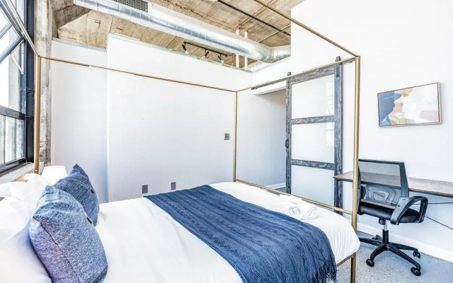 Stunning Architect Loft by Cozysuites