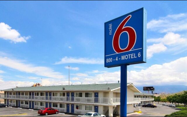 Motel 6 Albuquerque - Midtown 2