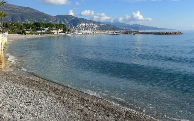 Riviera Beach - INH 23644