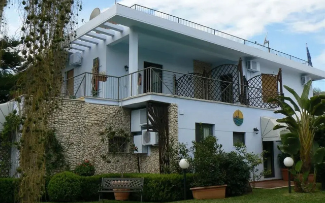 Hotel Villamare In Fontane Bianche Italy From 107 Photos - 