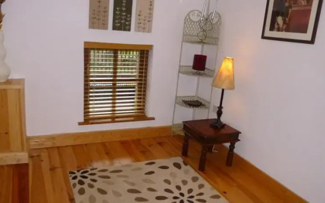 Belan Lodge - Courtyard Accommodation,"The Francis Richard"