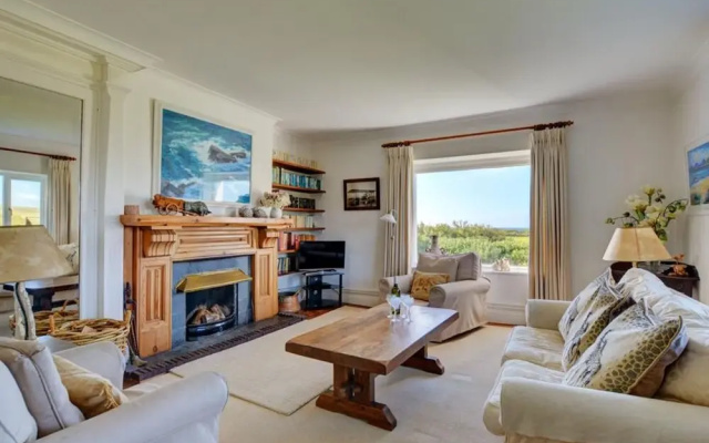 Modern Holiday Home in Padstow With Garden