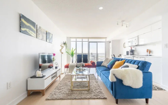 Gorgeous Luxury Condos near the CN Tower