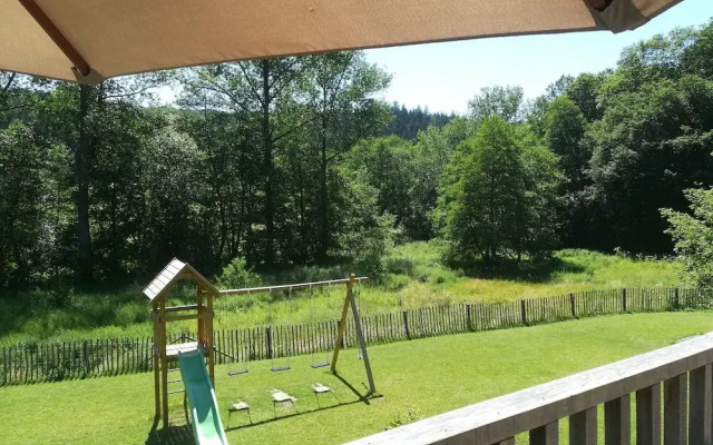 Charming Holiday Home in Redu with Large Garden
