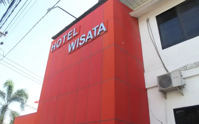 Wisata Hotel by OYO Rooms