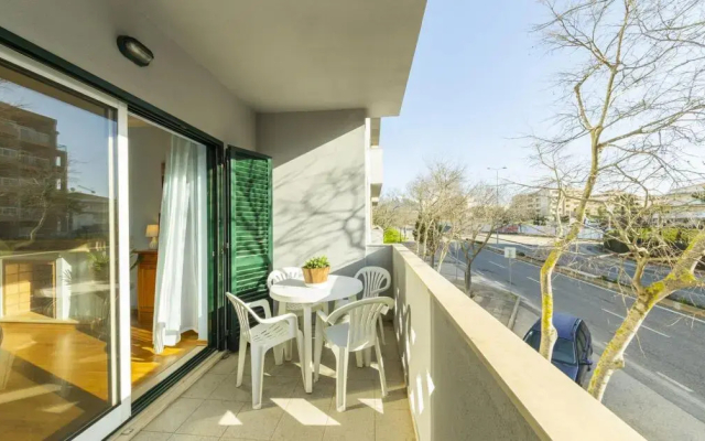 A49 - Rocha Avenue Apartment