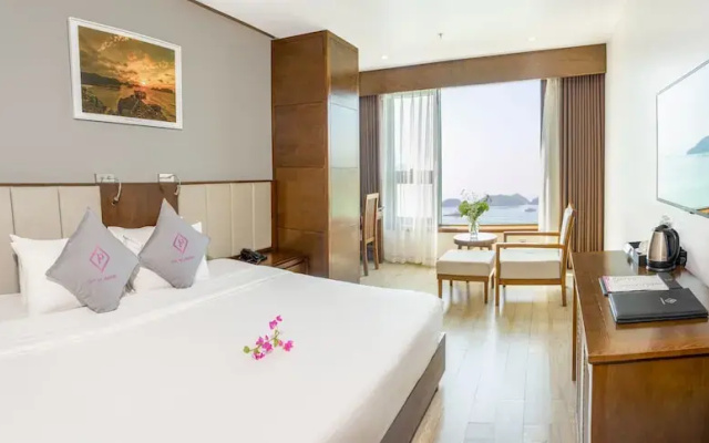 Cat Ba Paradise Hotel - Sky Bar & Massage