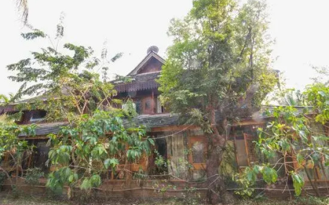 Xishuangbanna Yunxi Li Inn (Star Night Market)