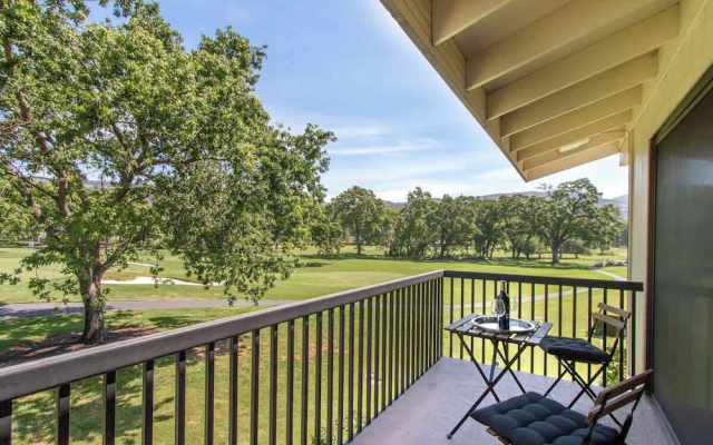 Luxury Napa Condo Golf Views & Prime Location