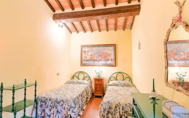 Scenic Stay in Restored Retreat