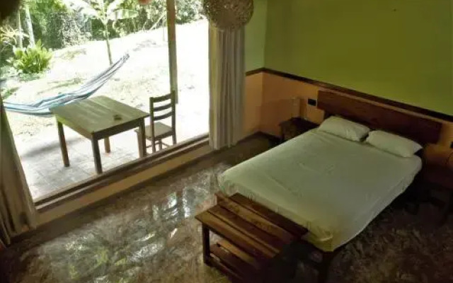 Hoja Verde Bungalows
