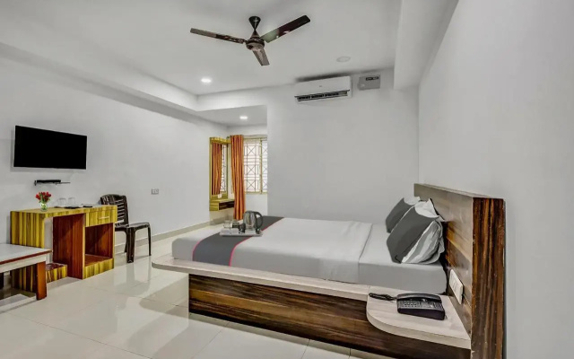 Collection O 70105 Hotel Sai Town House