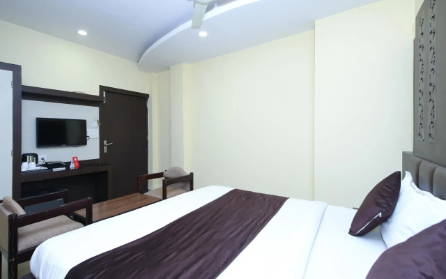 OYO 13063 Hotel Rahul