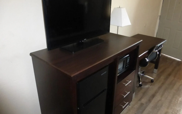 Отель Days Inn by Wyndham Forrest City I-40