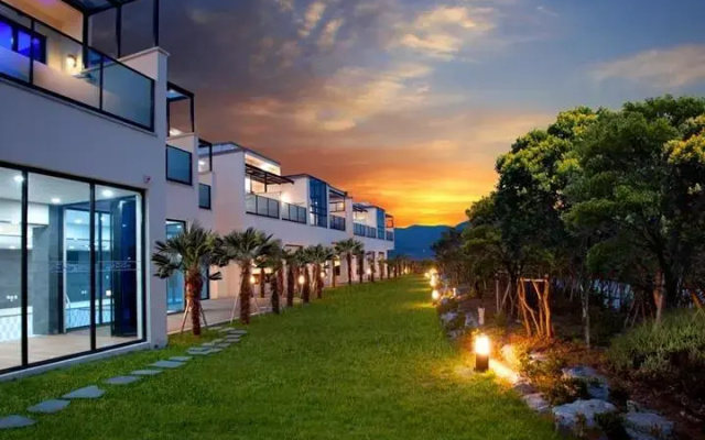 Dimarae poolvilla