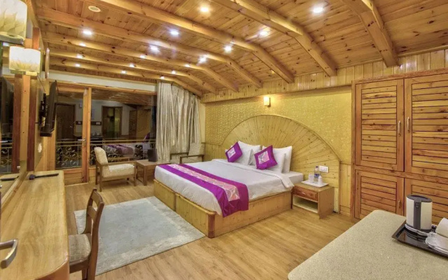 SNOW PEAK RETREAT & COTTAGES - MANALI (Centrally Heated)
