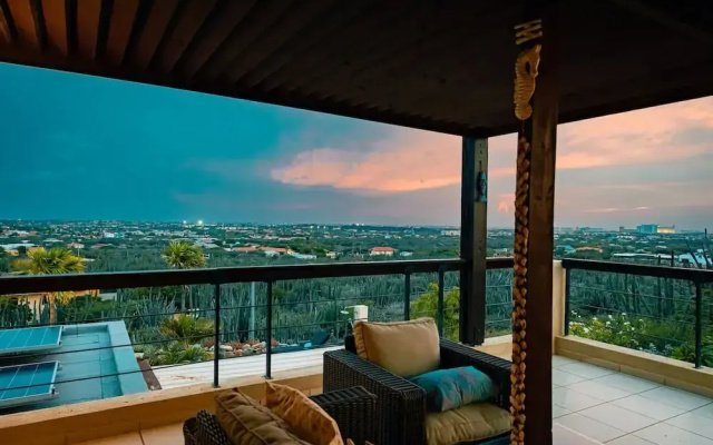 Hillside Retreat in Noord