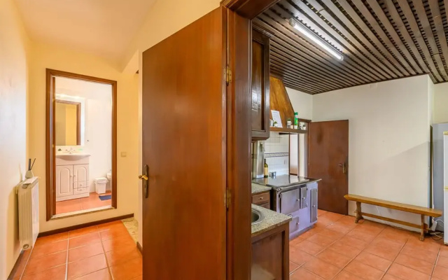T4 House With Outdoor Pool and Wonderful Views