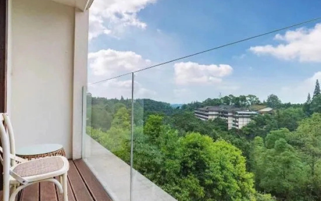 Bai Yu Ting Shan Zhu Hotel