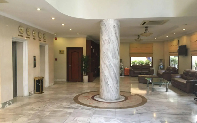 Sunny Hotel 1