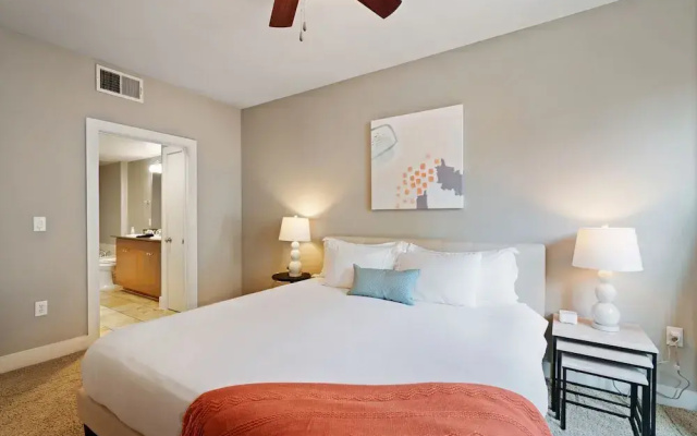 Plano Classy 2BD 2BA Apartment