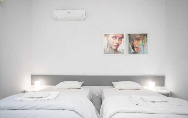 Mayra Seafront Luxury Apartment (BREAKBOOKING-CY)