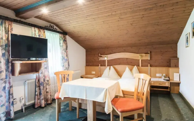 Simplistic Apartment in Kleinar near Cross Country Skiing