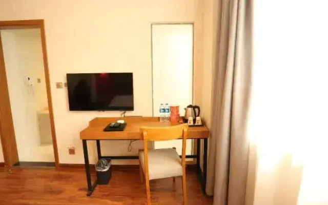 Super 8 Hotel (Luoyang Longmen High-speed Railway Station Quanyi Square)