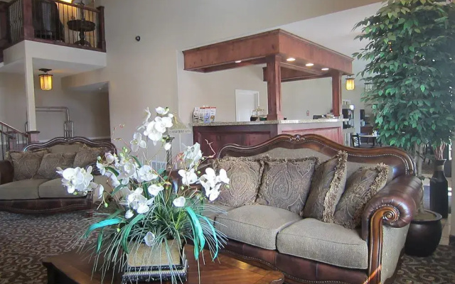 Landmark Inn and Suites