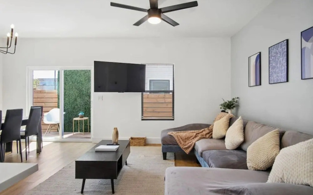 Stylish Downtown Retreat Near the Alamodome