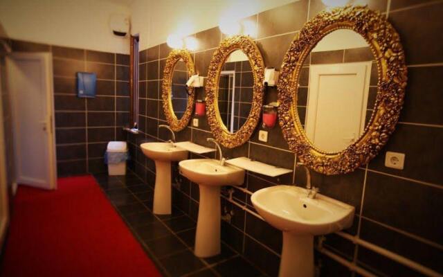Bada Bing Hostel Стамбул спа