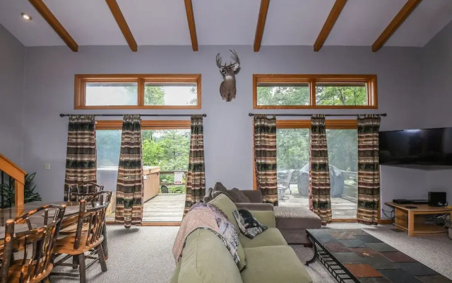 Lazy Bass Lodge