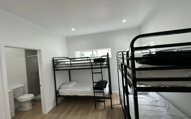 RoamHub Residences