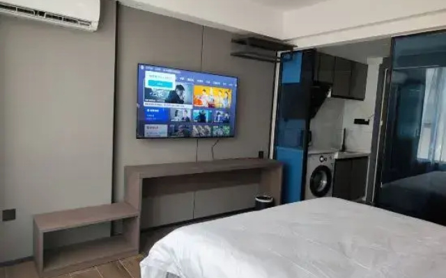 Yunding Smog Hotel (Shenzhen Lushan Scenic Area Liantang Subway Station)