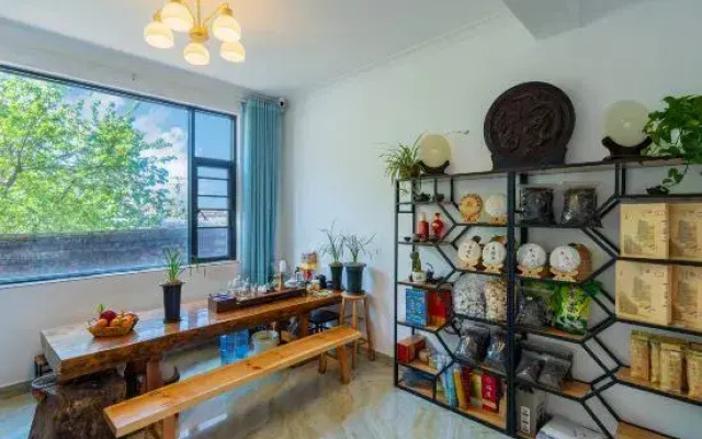 Banshan Du Guesthouse (Dali Ancient City March Street Branch)