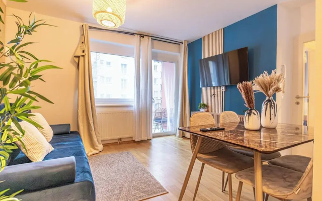 9 Min Metro City Center 1BR 1LR Balcony