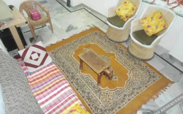 Tanu Guest House