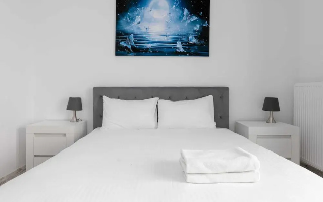 Wola Chic Grey Studio