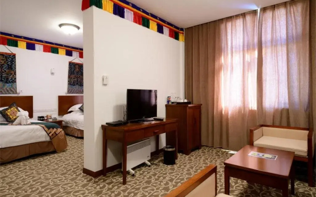 High Mountain Resort Deqin