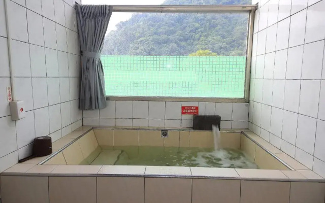 Yotai Spring Guest House