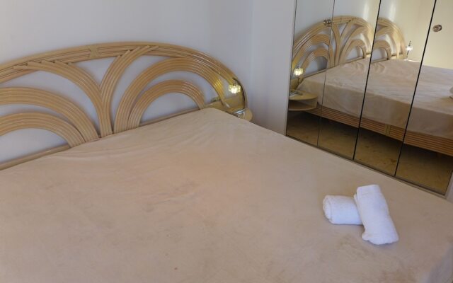 Отель Apartamento Castell - A175 Испания, Курорт Росес - отзывы, цены и фото номеров - забронировать отель Apartamento Castell - A175 онлайн комната для гостей