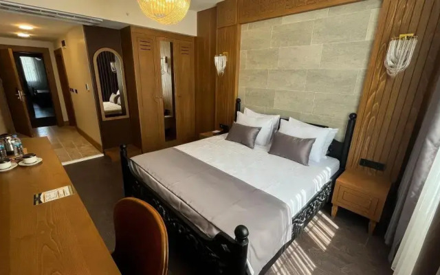 Turi̇sti̇k Palas Otel