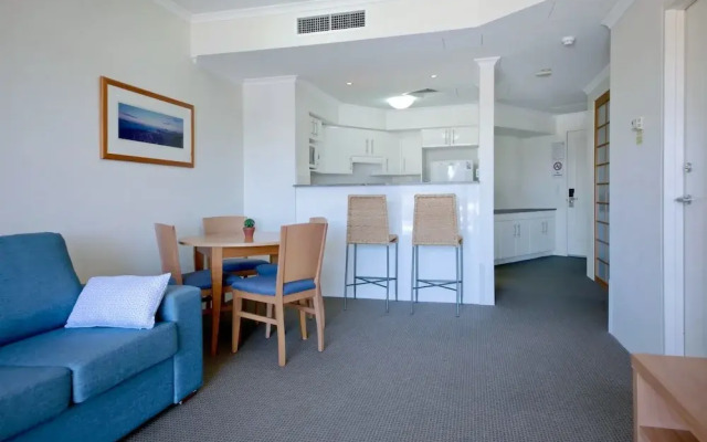 Barrington, 713/35-45 Shoal Bay Road