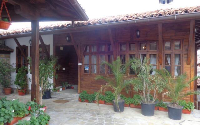 Отель Guest Rooms Cheshmata Велико Тырново вид на фасад