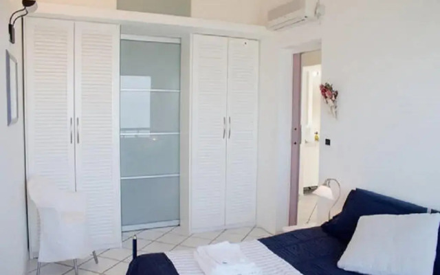 Sun, casa sul mare