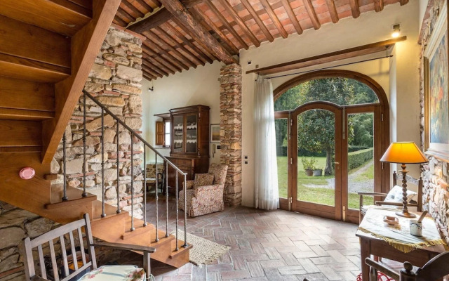 Citrus Charm Farmhouse