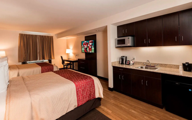 Red Roof Inn PLUS+ & Suites Malone