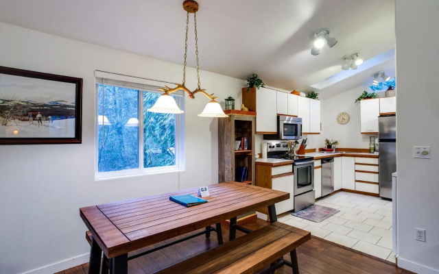 Mt Baker Lodging Cabin 16 - Sleeps 2